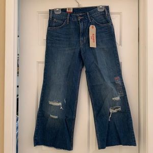 New Levi’s wide leg jeans
